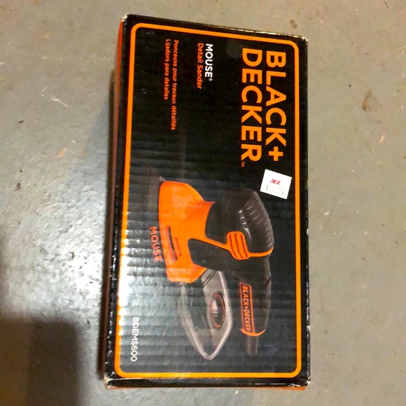 Black and decker sander - Picture 1 of 6